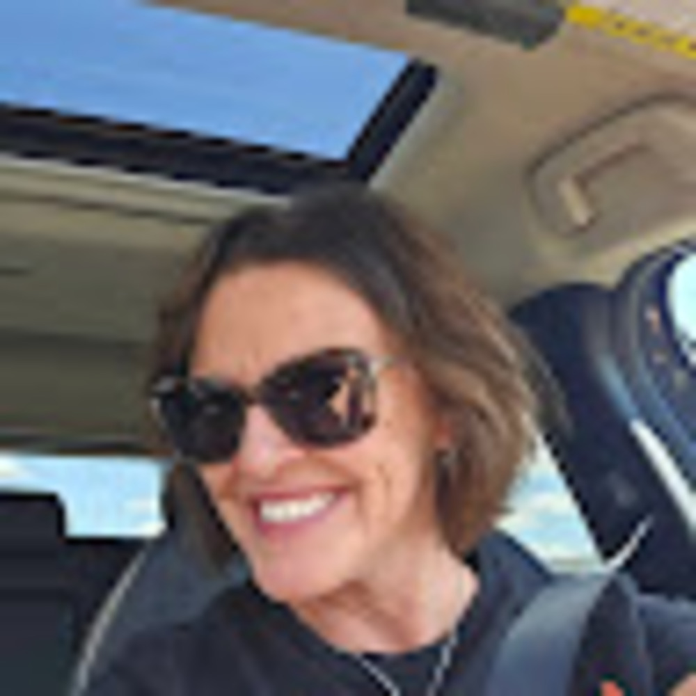 Meet your Posher, Crystal